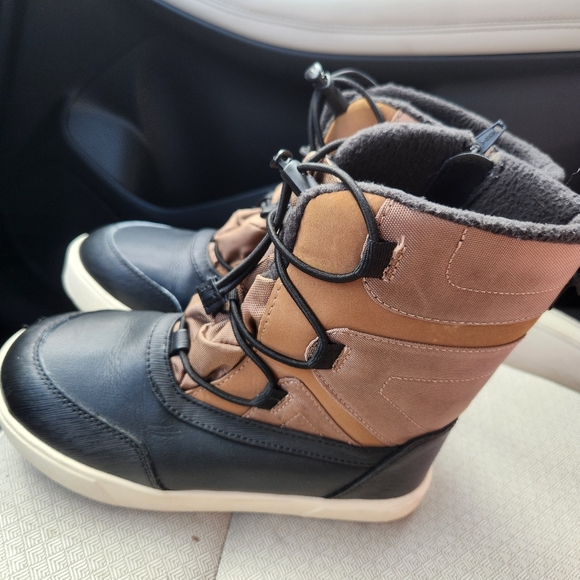 Kids Boots Size 3 - Picture 7 of 9